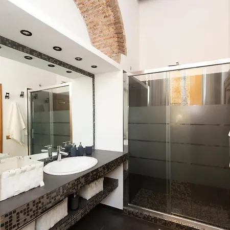 Rufina Apartment *